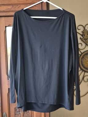 Lululemon  Long Sleeve Crewneck Top